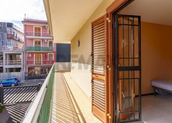 Balcone - Quadrilocale Via Croce
 
140, Aci Catena - foto 16