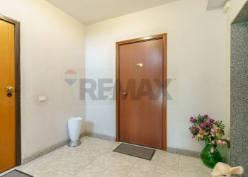 Hall / corridoio - Quadrilocale Via Croce
 
140, Aci Catena - foto 25