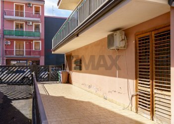 Terrazza - Quadrilocale Via Croce
 
140, Aci Catena - foto 29