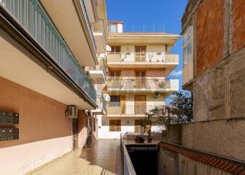 Edificio all\'aperto - Quadrilocale Via Croce
 
140, Aci Catena - foto 30