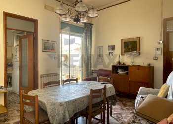 Sala da pranzo - Casa indipendente Via Carolina
 
200B, Giarre - foto 27