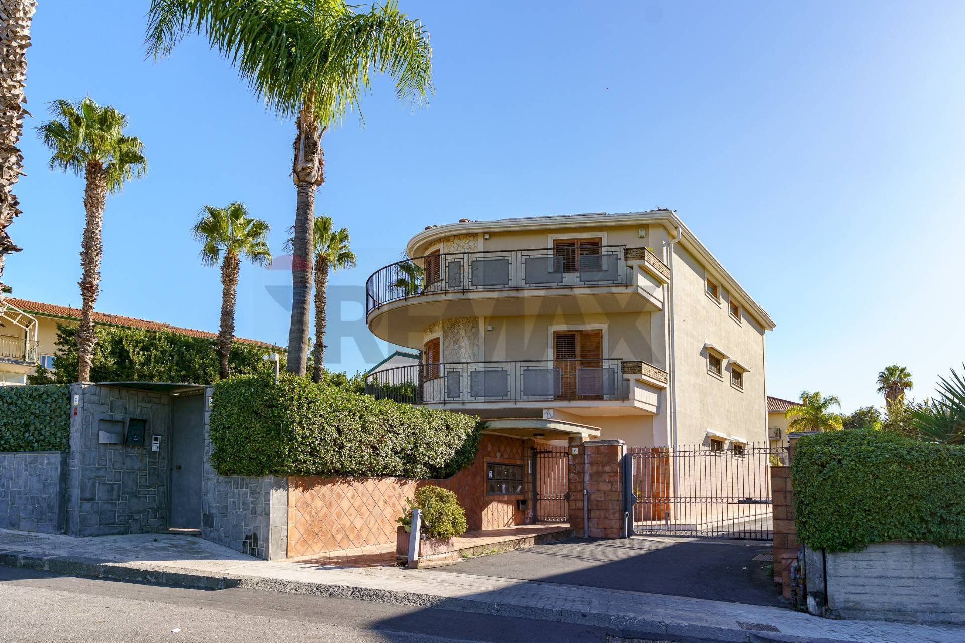 Edificio - Appartamento via cristoforo colombo
 
35, Tremestieri Etneo - foto 1