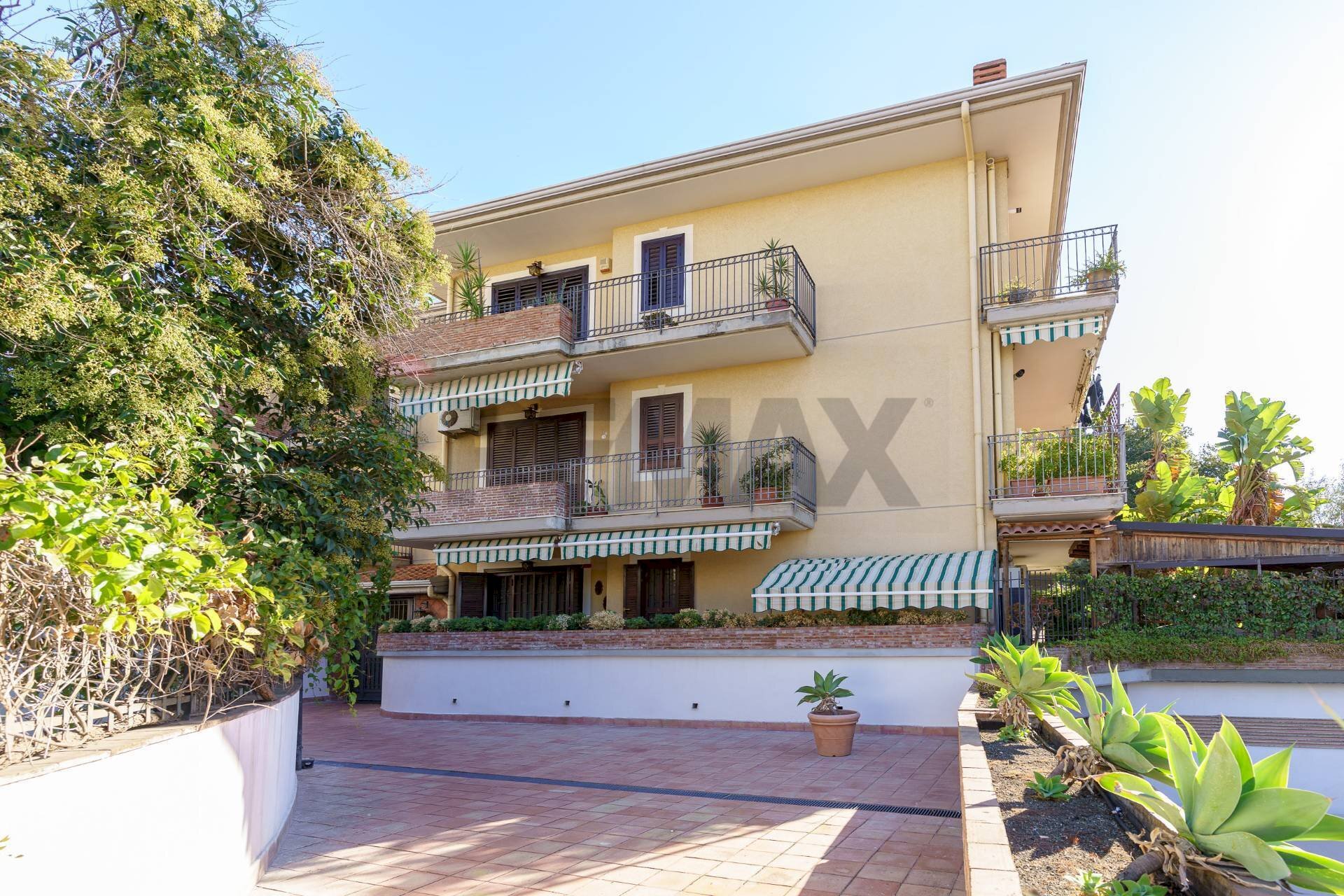 Edificio - Appartamento via cristoforo colombo
 
35, Tremestieri Etneo - foto 2