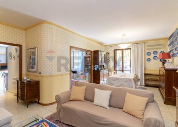 Soggiorno - Appartamento via cristoforo colombo
 
35, Tremestieri Etneo - foto 10