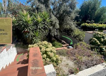 Giardino - Villa a Schiera Via Giacomo Leopardi
 
8, Aci Catena - foto 6