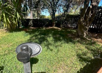 Giardino - Villa a Schiera Via Giacomo Leopardi
 
8, Aci Catena - foto 1