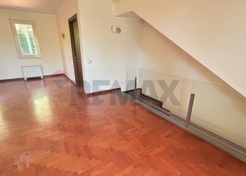 Stanza vuota - Villa a Schiera Via Giacomo Leopardi
 
8, Aci Catena - foto 8