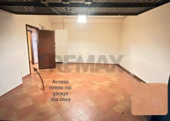 Stanza vuota - Villa a Schiera Via Giacomo Leopardi
 
8, Aci Catena - foto 35