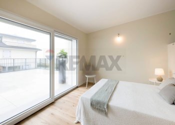 Camera / camera da letto - Villa VIA PALMA IL VECCHIO, Bonate Sotto - photo 13