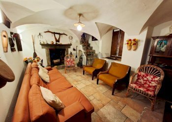 Soggiorno - Casa indipendente Endine Gaiano - foto 9