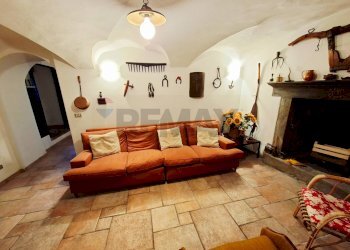 Soggiorno - Casa indipendente Endine Gaiano - foto 13