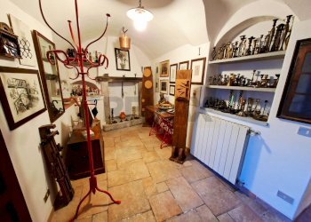 Hall / corridoio - Casa indipendente Endine Gaiano - foto 18