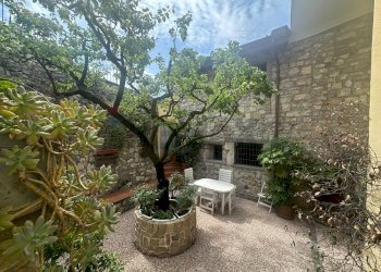 Giardino - Casa indipendente Via Siviano
 
169, Monte Isola - foto 4