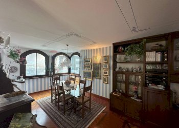 Sala da pranzo - Casa indipendente Via Siviano
 
169, Monte Isola - foto 10