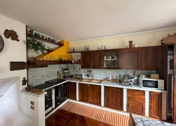 Cucina - Casa indipendente Via Siviano
 
169, Monte Isola - foto 12