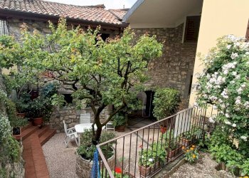 Giardino - Casa indipendente Via Siviano
 
169, Monte Isola - foto 25