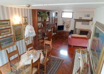 Sala da pranzo - Casa indipendente Via Siviano
 
169, Monte Isola - foto 33