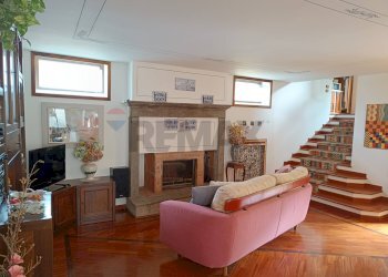 Soggiorno - Casa indipendente Via Siviano
 
169, Monte Isola - foto 34
