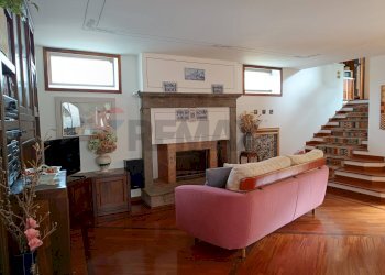 Soggiorno - Casa indipendente Via Siviano
 
169, Monte Isola - foto 35