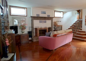 Soggiorno - Casa indipendente Via Siviano
 
169, Monte Isola - foto 36