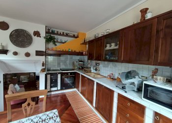 Cucina - Casa indipendente Via Siviano
 
169, Monte Isola - foto 39