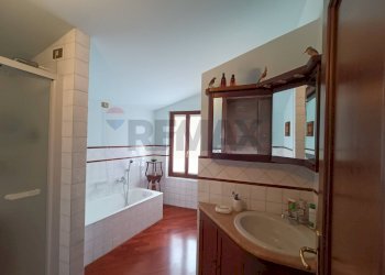 Bagno - Casa indipendente Via Siviano
 
169, Monte Isola - foto 52