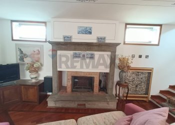 Soggiorno - Casa indipendente Via Siviano
 
169, Monte Isola - foto 54