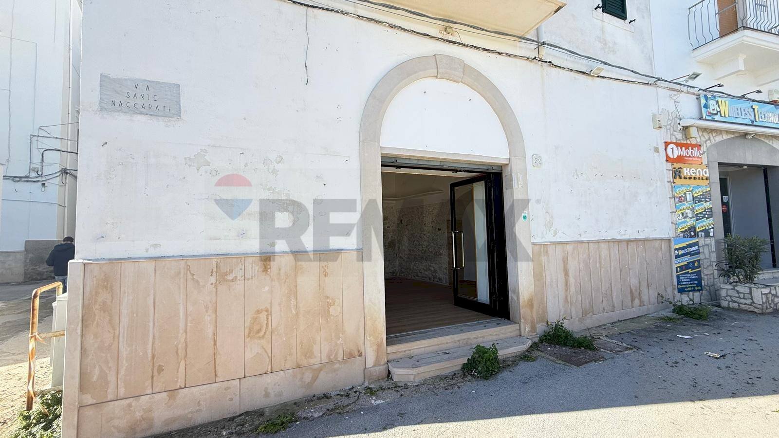 Edificio all\'aperto - Locale Commerciale Via S. Naccarati
 
20, Vieste - foto 2