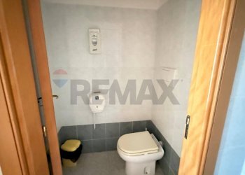 Bagno - Locale Commerciale Via S. Naccarati
 
20, Vieste - foto 19