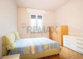 Camera / camera da letto - Trilocale VIA EMILIA EST
 
202, Parma - foto 16