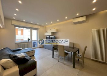 soggiorno - Three-room apartment via pietro tacca, Carrara - photo 4