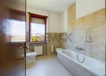 Bagno - Quadrilocale via g ferrari
 
2, Campagnano di Roma - foto 10