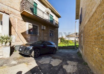 Edificio all\'aperto - Quadrilocale via g ferrari
 
2, Campagnano di Roma - foto 17