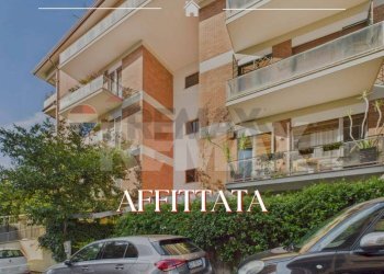 Edificio all\'aperto - Bilocale Roma - foto 1