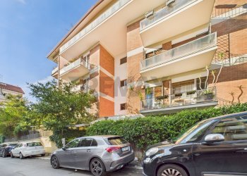 Edificio all\'aperto - Bilocale Roma - foto 15