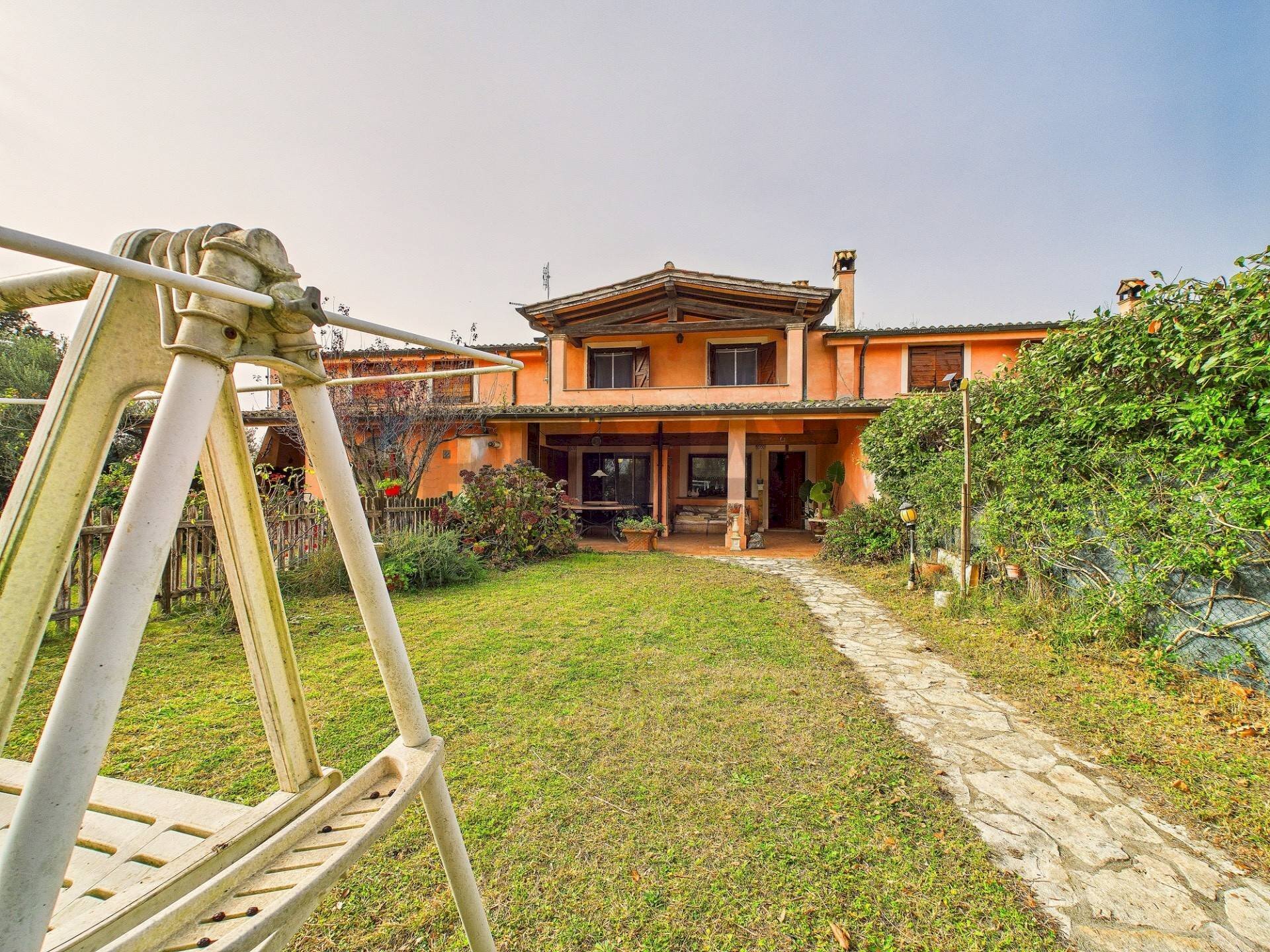 Casa all\'aperto - Terraced Villa VIA TERRE DI BETTONA
 
6, Formello - photo 1