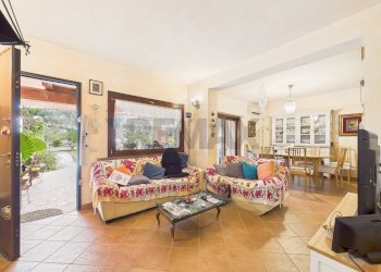 Sala da pranzo - Villa a Schiera VIA TERRE DI BETTONA
 
6, Formello - foto 11