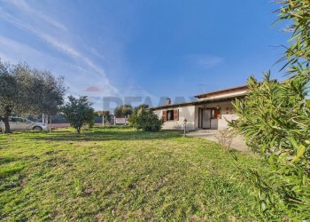 Giardino - Villa Via del Praticello Alto
 
22, Formello - foto 4