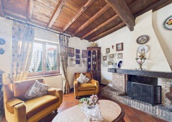 Soggiorno - Villa Via del Praticello Alto
 
22, Formello - foto 14