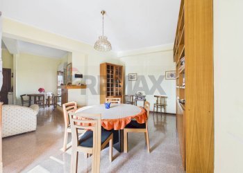 Sala da pranzo - Quadrilocale Via Della Stazione Di Cesano
 
468, Roma - foto 16