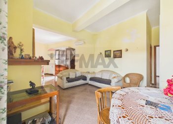 Sala da pranzo - Quadrilocale Via Della Stazione Di Cesano
 
468, Roma - foto 21