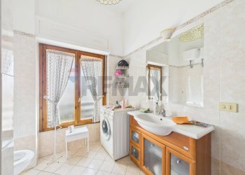 Bagno - Quadrilocale Via Della Stazione Di Cesano
 
468, Roma - foto 24