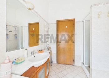 Bagno - Quadrilocale Via Della Stazione Di Cesano
 
468, Roma - foto 26