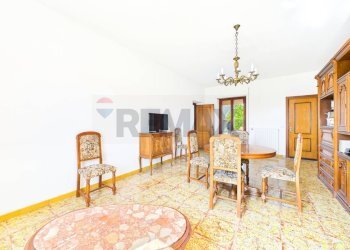 Sala da pranzo - Quadrilocale via montefiore
 
20, Formello - foto 8