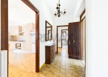 Hall / corridoio - Quadrilocale via montefiore
 
20, Formello - foto 10