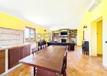 Sala da pranzo - Trilocale via montefiore 20, Formello - foto 2