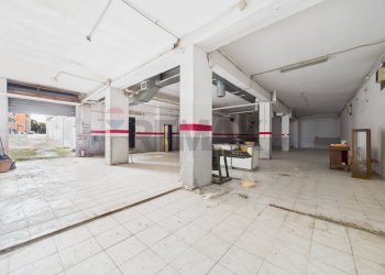 Parcheggio - Commercial Premises via di tor san giovanni
 
140, Roma - photo 16