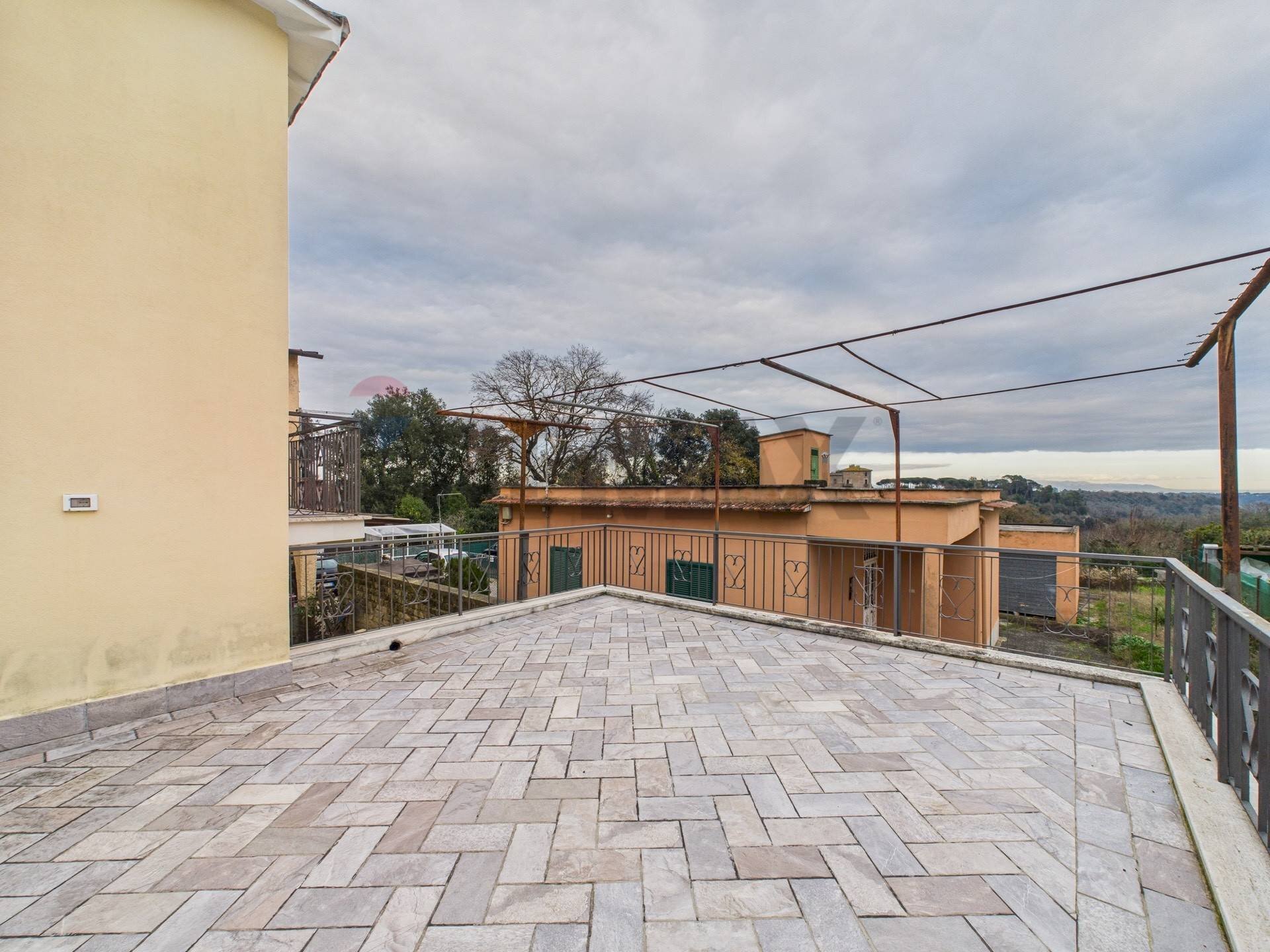Terrazza - Three-room apartment Via Valle del Bosco
 
42, Roma - photo 3
