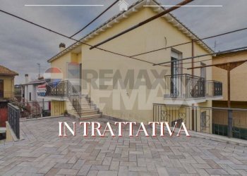 Terrazza - Three-room apartment Via Valle del Bosco
 
42, Roma - photo 1