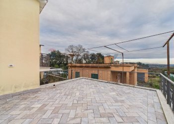 Terrazza - Three-room apartment Via Valle del Bosco
 
42, Roma - photo 3